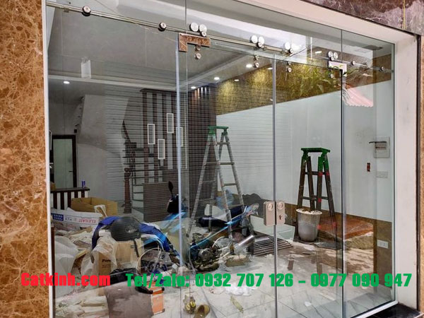 Thợ Sửa Cửa Kính TPHCM: Dịch Vụ Uy Tín, Chuyên Nghiệp Hàng Đầu 3 thợ sửa cửa kính Tphcm