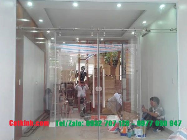 Thợ Sửa Cửa Kính TPHCM: Dịch Vụ Uy Tín, Chuyên Nghiệp Hàng Đầu 4 quy trình sửa cửa kính tphcm
