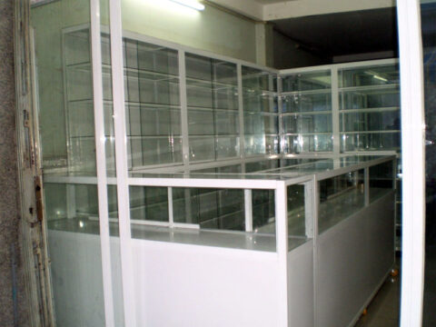 20 Năm Kinh Nghiệm Tiết Lộ: 4 Bước Làm Tủ Kính Nhôm Hoàn Hảo Không Thể Bỏ Qua!