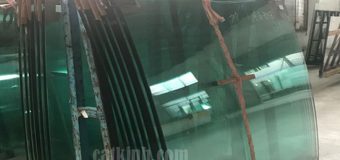 Kính cường lực được làm bằng chất liệu gì?