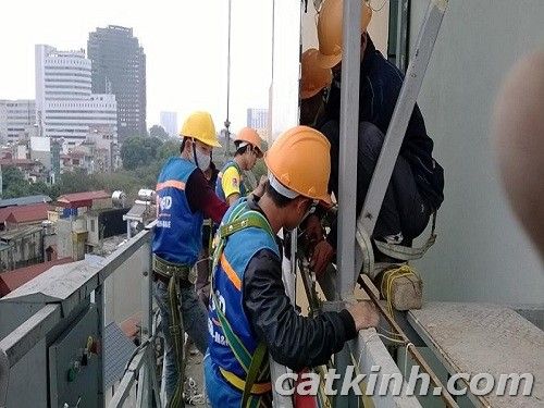 Dịch vụ sửa chữa cửa kính Hùng Thịnh