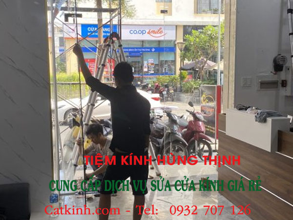 Khám phát top 5 bảng báo giá sửa cửa kính tận nơi “minh bạch” – nhanh, chuẩn, không phát sinh 3 quy trình báo giá sửa cửa kính