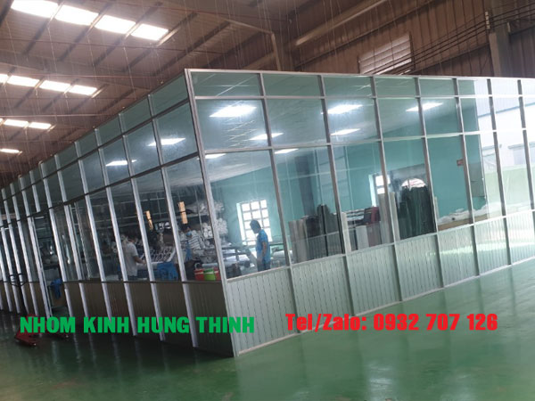 Vách ngăn nhôm kính văn phòng: Giải pháp tối ưu cho không gian làm việc hiện đại 5 vách ngăn nhôm kính văn phòng