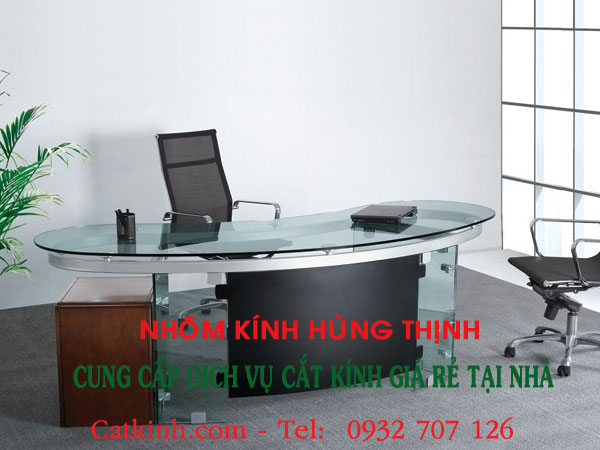 Giảm Sốc 30%: Báo Giá Cắt Kính Mặt Bàn Quận 11 Rẻ Nhất Năm 2026! 2 cắt kính mặt bàn Quận 11