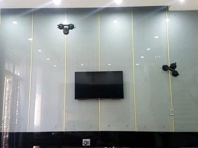 Tuyệt Đẹp: Kính Ốp Tường Hùng Thịnh Làm Bừng Sáng Không Gian Gấp 5 Lần – Top 3 Mẫu Bán Chạy Nhất! Kính Ốp Tường Hùng Thịnh Làm Bừng Sáng Không Gian